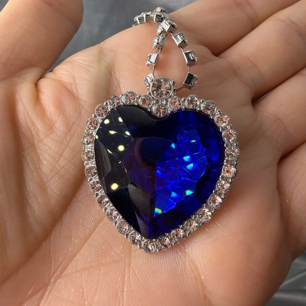 Unique premium look Sapphire Blue Heart Necklace with Silver Accents - Picture 12 of 13